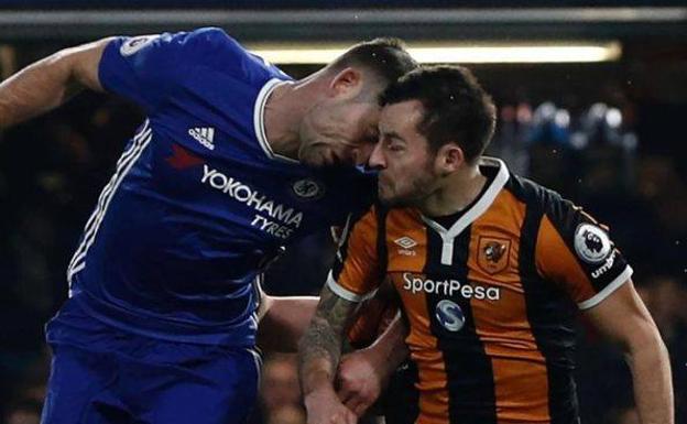 El internacional inglés Ryan Mason se retira tras 13 meses de lucha