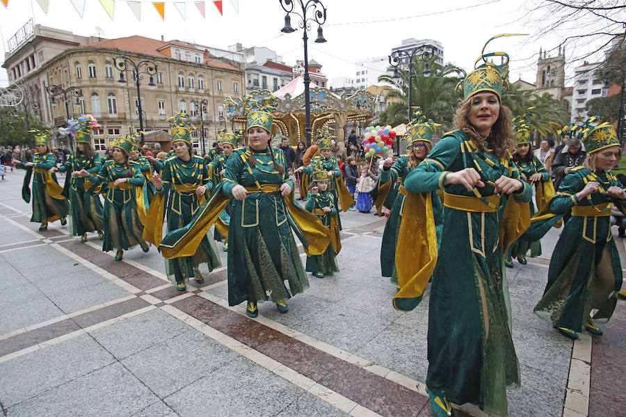Último desfile charanguero y entrega de premios en Gijón
