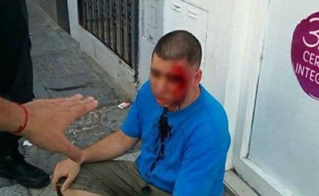 Da una paliza al acosador de su hija de 11 años tras hacerse pasar por la menor y quedar con él