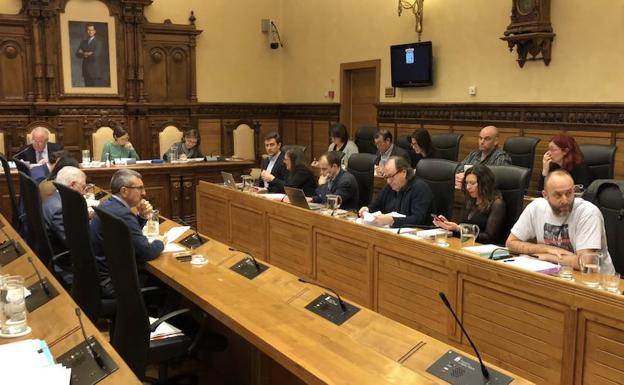 El Pleno rechaza las primeras modificaciones presupuestarias de la prórroga