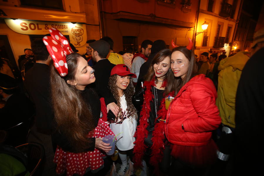 ¿Estuviste de Antroxu nocturno en Oviedo? ¡Búscate! (1)