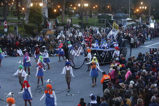 Oviedo se disfraza de fiesta