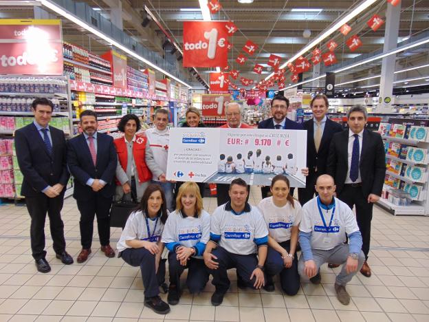 Carrefour entrega 9.170 euros a Cruz Roja de Mieres para comida