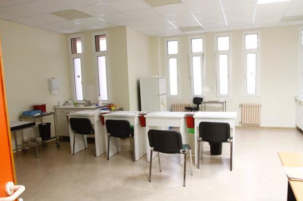 Sabugo remata las obras y ultima el contrato del coordinador de geriatría