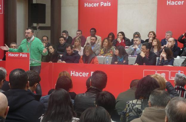 El PSOE deja fuera de su código ético los mensajes de Whatsapp