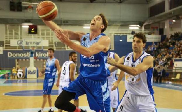 El Oviedo Club Baloncesto mueve el banquillo