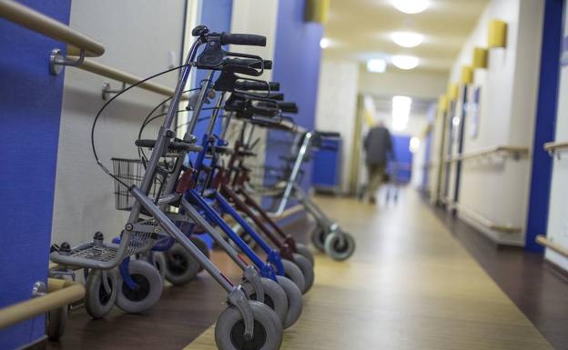 Una anciana de 88 años muere calcinada en su cama de un geriátrico porque estaba atada