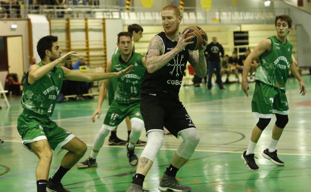 Robert Swift recupera la sonrisa en Gijón