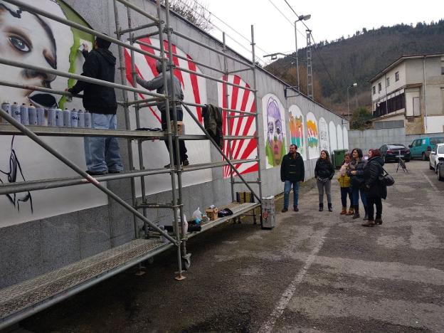 Las actividades del 8 de marzo arrancan con grafitis por la igualdad