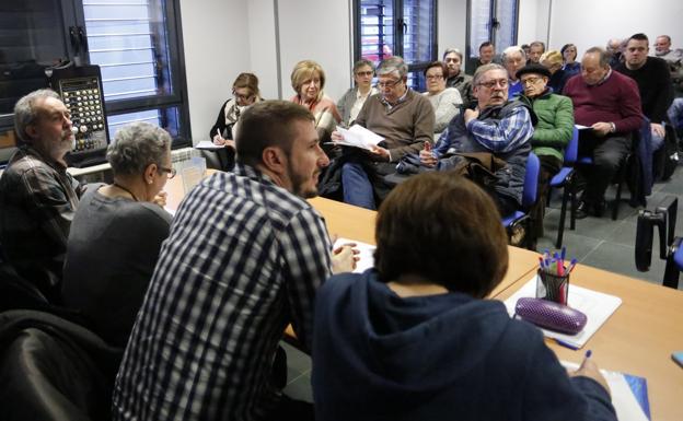 Arias apela a los retos de la movilidad y la contaminación tras ser reelegido