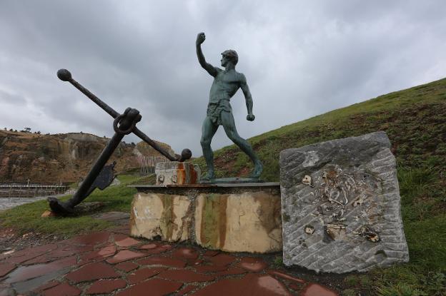 Roban ocho placas de cobre del Museo de Anclas de Salinas