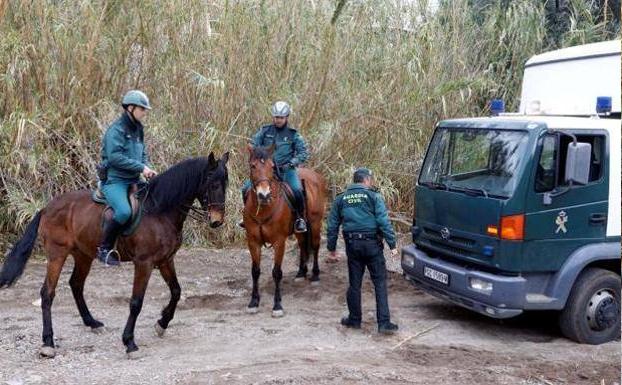 El padre de Gabriel está seguro de que el menor llevaba la camiseta encontrada cerca de la depuradora