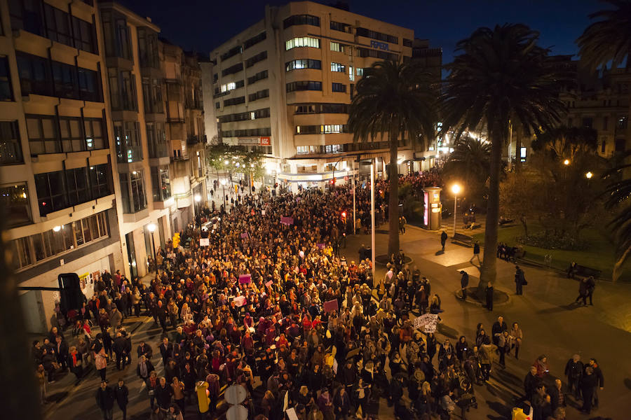 Masiva manifestación por la igualdad en Gijón