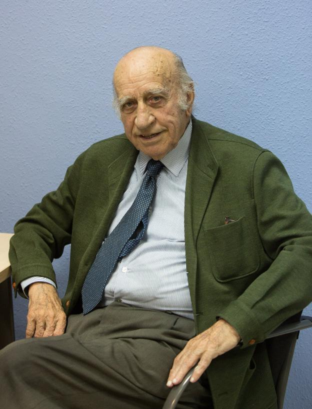 Fallece a los noventa años el empresario y exfutbolista Manolo Robledo