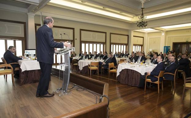 Cirus Andreu pide prudencia a la hora de invertir ante un año de moderación del crecimiento