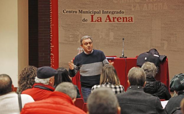 La UCE llama a los usuarios a plantar cara a los «abusos» de las eléctricas