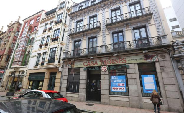 CaixaBank ocupará el antiguo edificio de Casa Moisés de Avilés los próximos veinte años