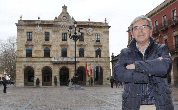 Mariano Marín renuncia al acta de concejal del Ayuntamiento de Gijón