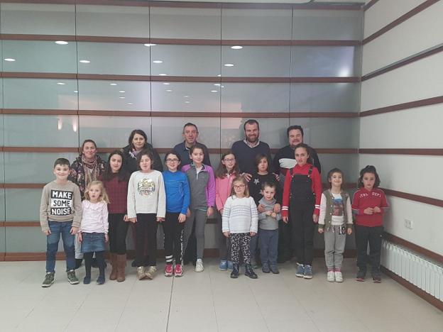 Los pequeños políticos piden bibliotecas y tirolinas