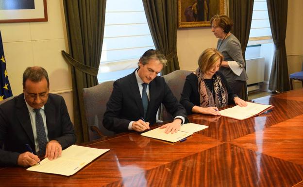 Fomento ha iniciado ya los trámites para contratar los estudios del soterramiento y la Ronda Norte