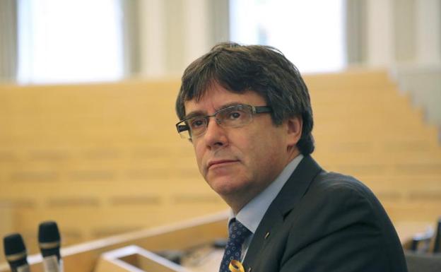 Puigdemont también recurre a la colecta de fondos por internet para pagar su defensa