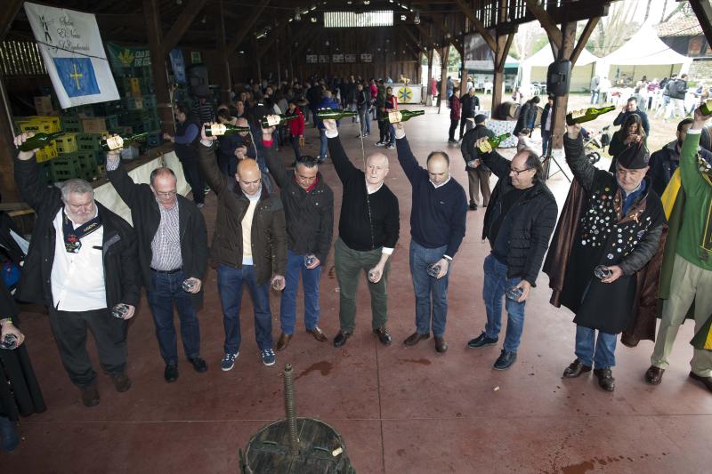 La 'primer sidre l'añu' se saborea en el Museo del Pueblo de Asturias