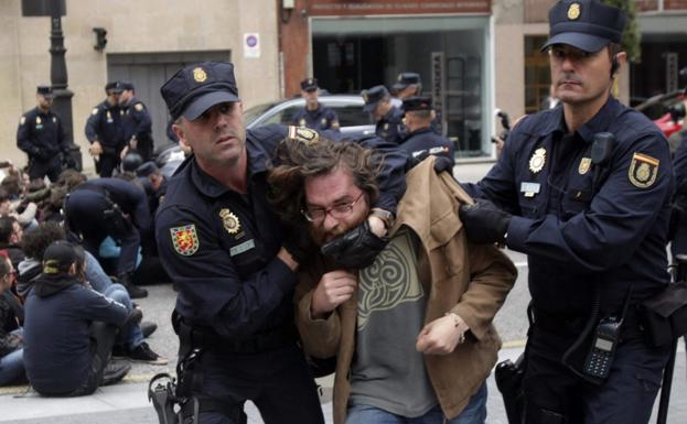 Los acusados de okupar La Madreña piden que se investigue a De Lorenzo