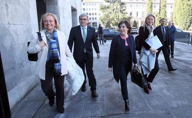 La vicepresidenta destaca «la cultura del pacto que cultiva Asturias»