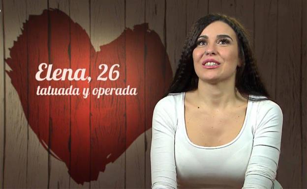 La original presentación de una concursante de 'First Dates' que explica las razones de su aumento de pecho