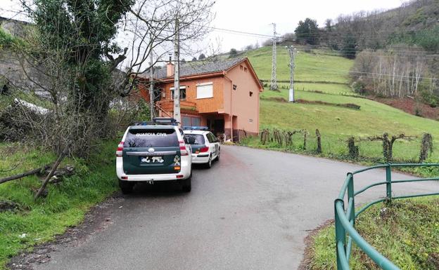 Buscan en el río Narcea a un vecino de Cangas desaparecido desde hace más de una semana