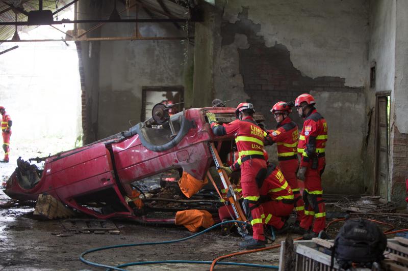 La Unidad Militar de Emergencias, de maniobras en Pravia