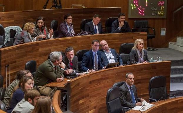 El PP prevé renovar la lista regional y reforzar las municipales con diputados