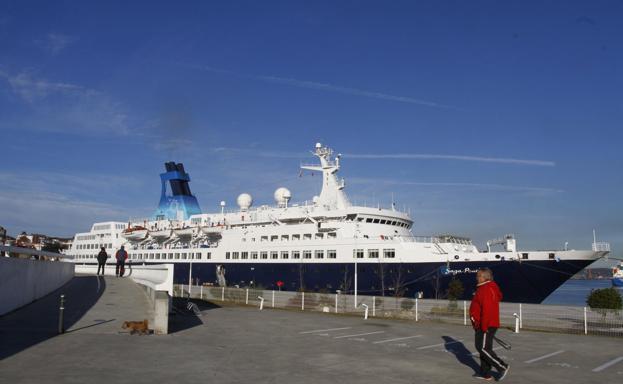 El crucero británico Saga Pearl II realiza mañana su tercera escala en Avilés