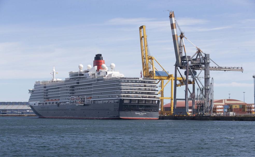 Los cruceristas conectan con el centro