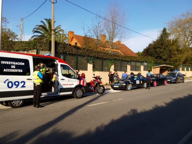La Policía impide una carrera ilegal en la carretera Piles-Infanzón