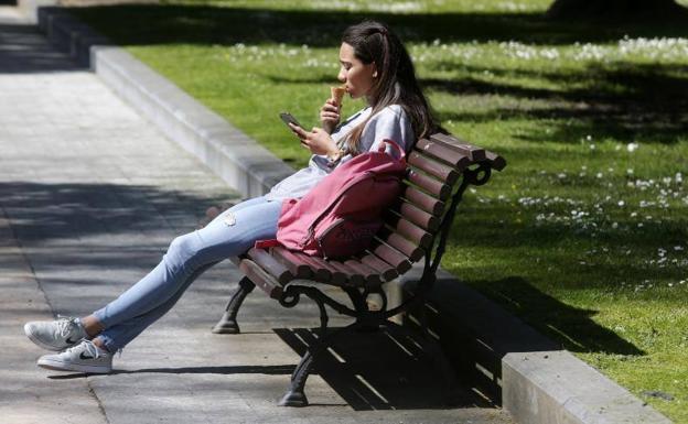 Los termómetros alcanzan los 28 grados en Asturias