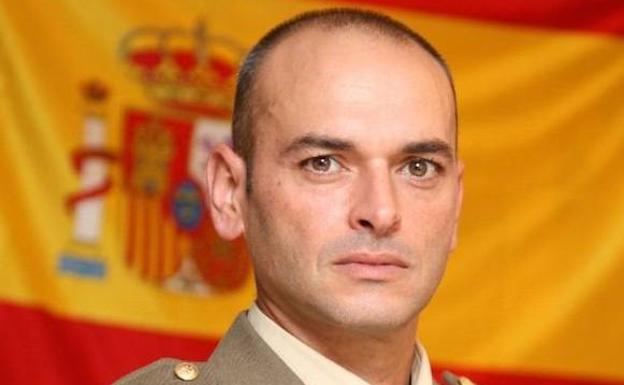 Un héroe inesperado en Oviedo: un sargento de Cabo Noval detiene a un atracador en un supermercado