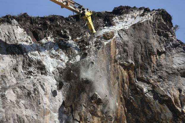 «La reapertura del corredor del Nalón depende del estado de la montaña», afirman los técnicos