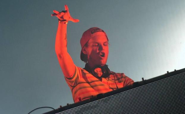 Muere el 'dj' Avicii con 28 años