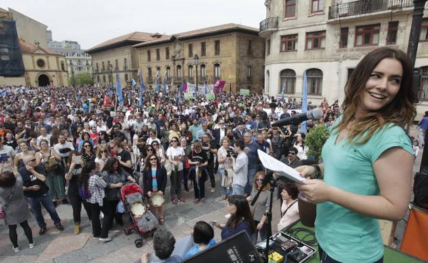 Los partidarios de la oficialidad califican de «histórica» su manifestación y avisan de que «agora ye'l momentu»