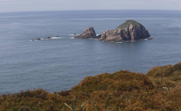 Aparece el cadáver de un hombre flotando en el entorno del Cabo Peñas