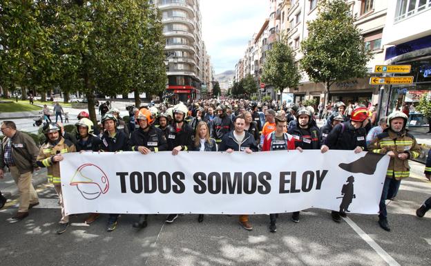 Los bomberos buscan el apoyo de los partidos regionales para regular su labor a nivel estatal