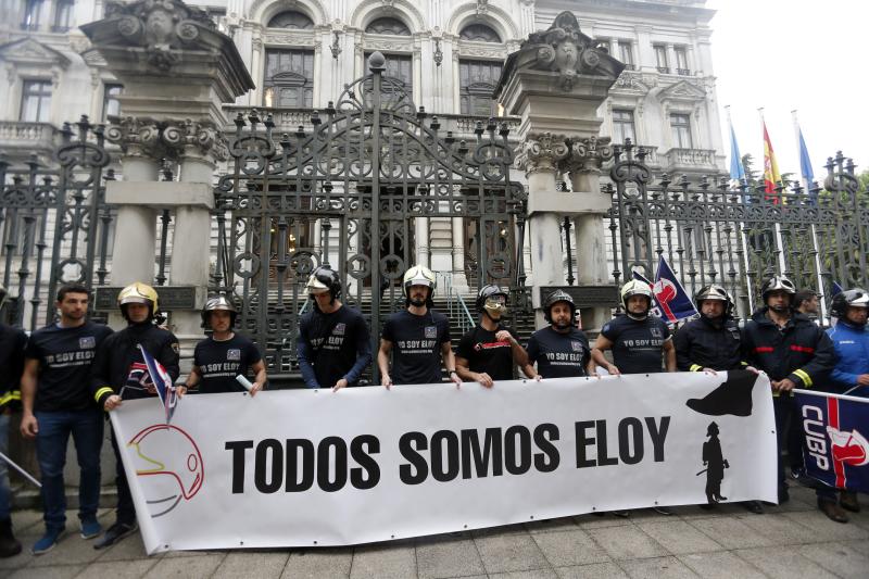 Los bomberos llevan sus protestas ante la Junta