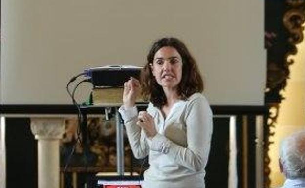 Cáritas destaca que los hogares monoparentales encabezados por mujeres son los que más sufren el trabajo precario