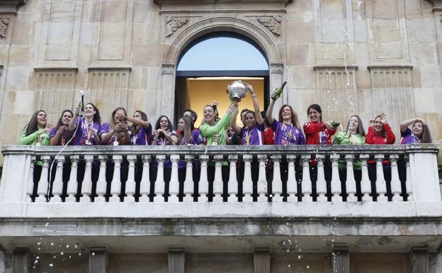 Un balcón para las campeonas