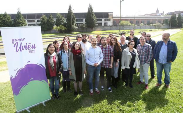 Rosón presenta a Daniel Latorre como el candidato a sucederle en Podemos Oviedo