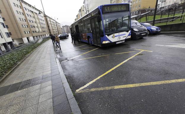 Choca contra una farola en La Luz, huye hasta San Cristóbal y, tras ser interceptado, triplica la tasa de alcoholemia