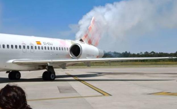 Una humareda en un avión en el Aeropuerto de Asturias obliga a evacuar al pasaje