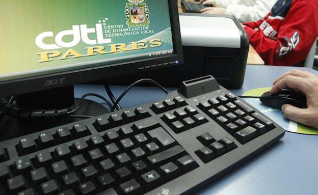 Órdago de los concejos al Principado y al Gobierno central: «No asumiremos más competencias sin presupuesto»