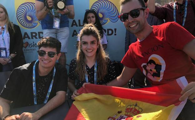 De Piedras Blancas a Eurovisión: once horas de viaje para cumplir un sueño